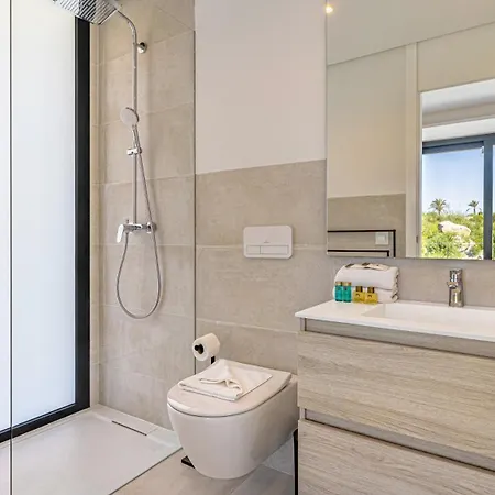 Vacation Marbella I Martinica, Turquoise Heated Pool, Rooftop Hot Tub With Sea View, Cine Room, Night Security, Alarm System, 5 Min To The *