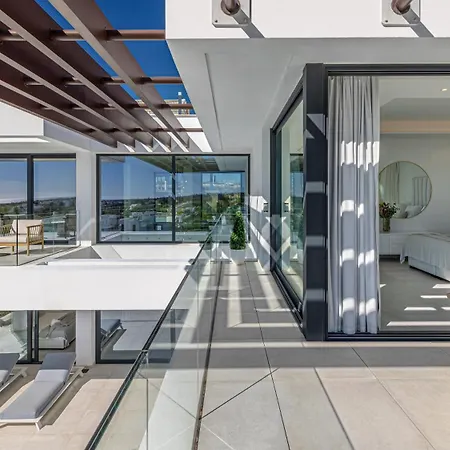 Vacation Marbella I Martinica, Turquoise Heated Pool, Rooftop Hot Tub With Sea View, Cine Room, 5 Min To The Estepona