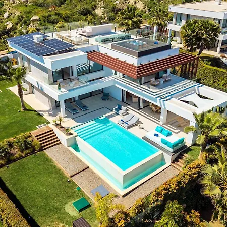 Vacation Marbella I Martinica, Turquoise Heated Pool, Rooftop Hot Tub With Sea View, Cine Room, Night Security, Alarm System, 5 Min To The ヴィラ エステポナ