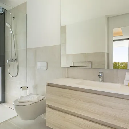 Vacation Marbella I Martinica, Turquoise Heated Pool, Rooftop Hot Tub With Sea View, Cine Room, 5 Min To The * Estepona