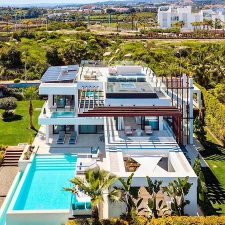 Vacation Marbella I Martinica, Turquoise Heated Pool, Rooftop Hot Tub With Sea View, Cine Room, 5 Min To The * Estepona