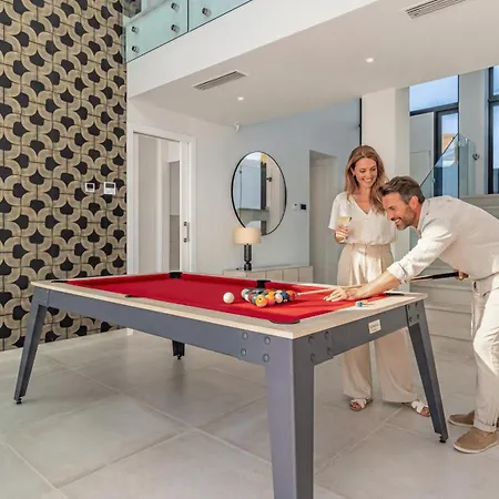Villa Vacation Marbella I Martinica, Turquoise Heated Pool, Rooftop Hot Tub With Sea View, Cine Room, Night Security, Alarm System, 5 Min To The Estepona